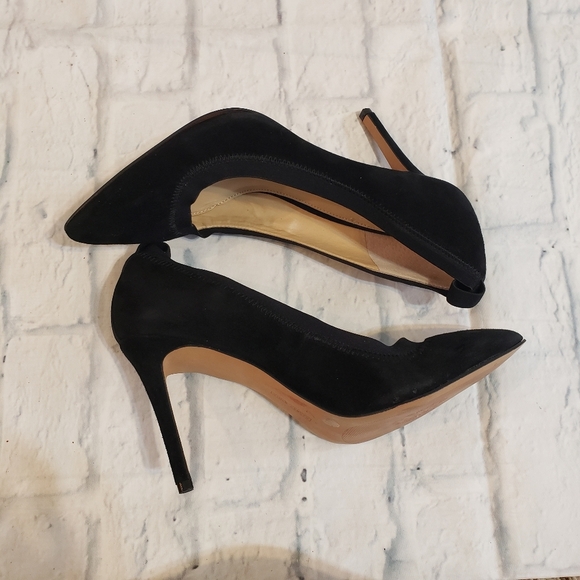 Vince Camuto Black Suede Heels - Picture 4 of 8